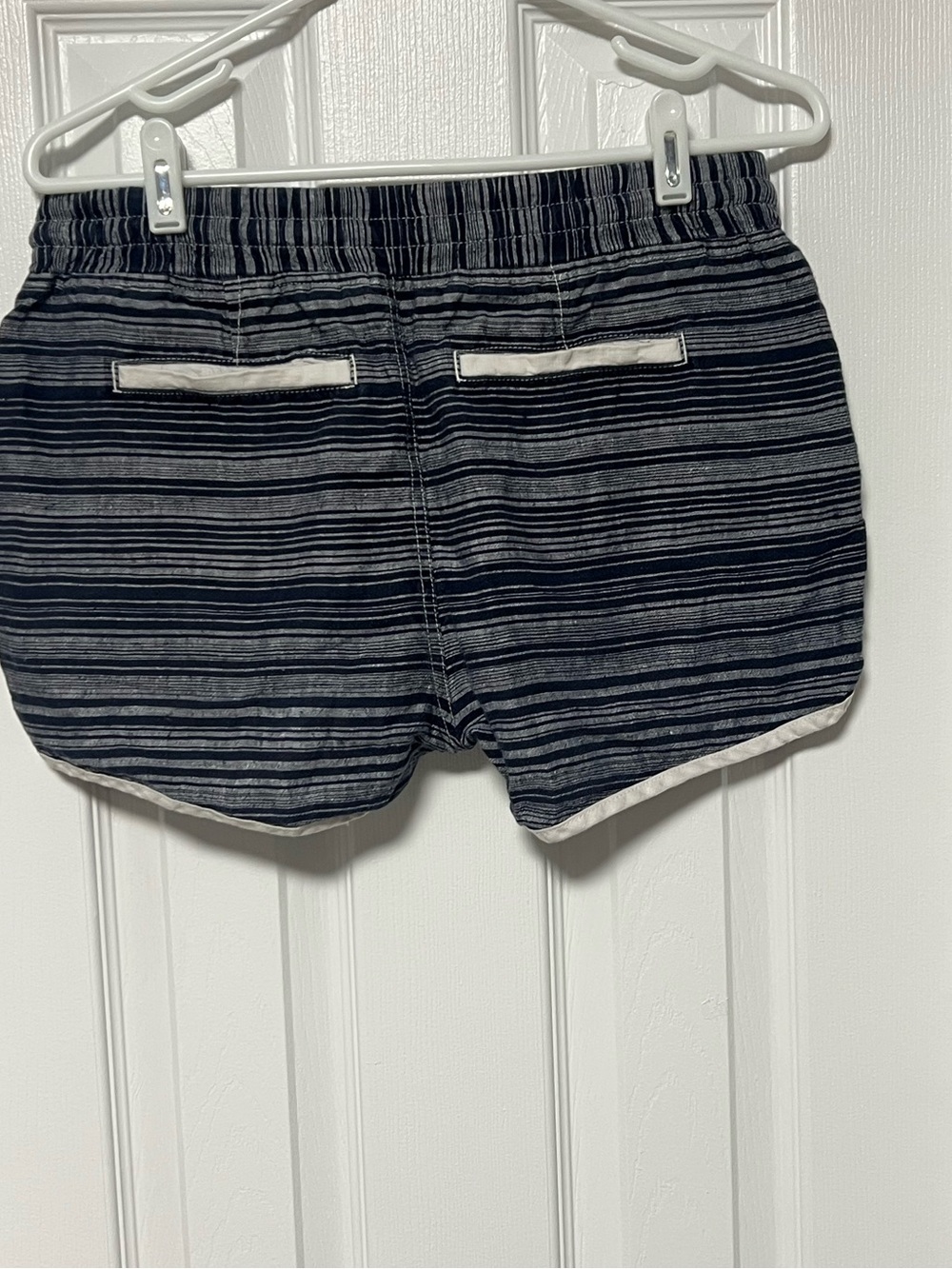 Athleta Retreat Linen Shorts Blue Stripe Drawstring Size 4 - Picture 5 of 6